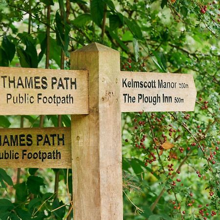 The Plough Inn Little Faringdon Экстерьер фото